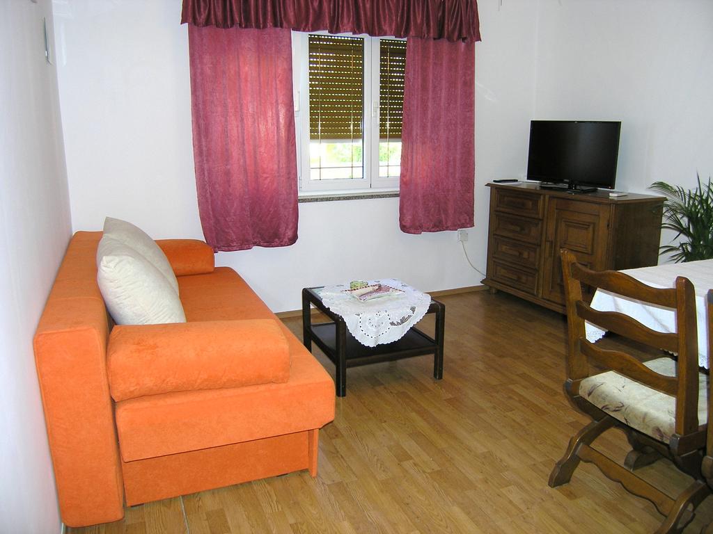 Apartment Julija Đảo Krk Ngoại thất bức ảnh